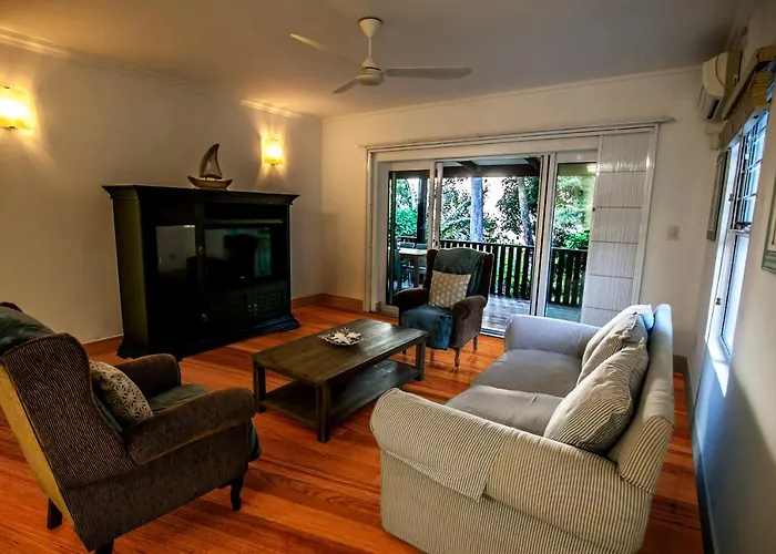Red Coconut Self-catering Baie Lazare (Mahe)