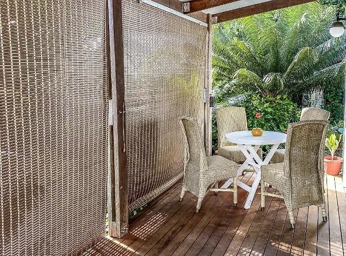 Red Coconut Self-catering *