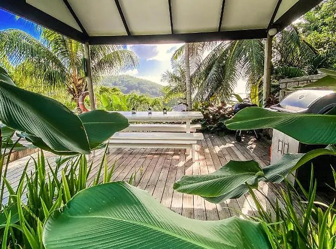 Red Coconut Self-catering *